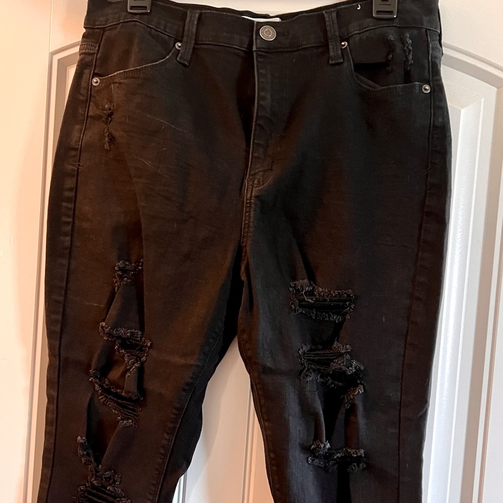 Mudd High-Rise Black Distressed Ankle Jeggings